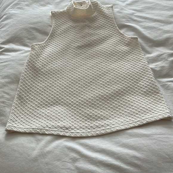 Cream colored button top - Picture 5 of 5